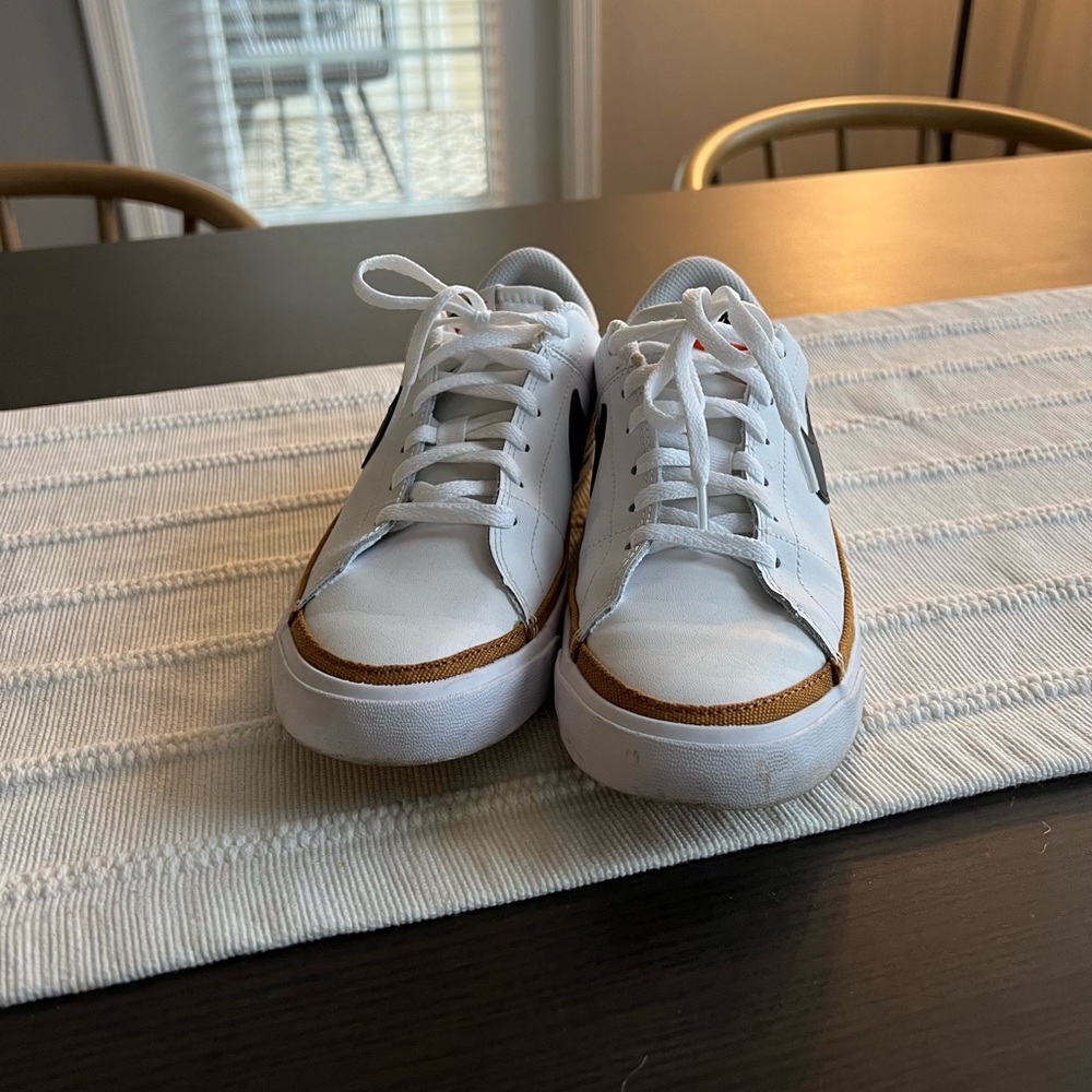 Nike Court Legacy